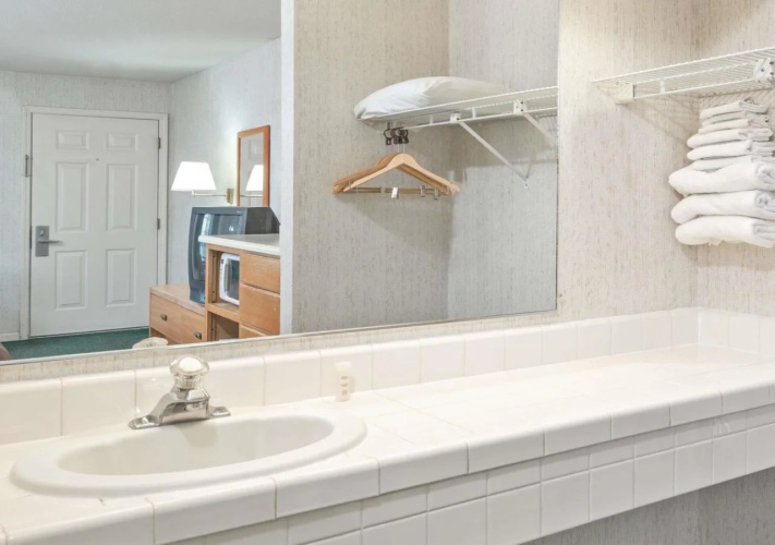 Super 8 by Wyndham Auburn