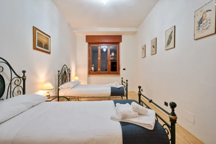 2 Bedrooms Apartment