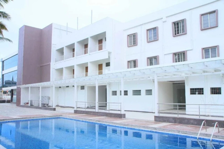 Hotel Beehive Grand