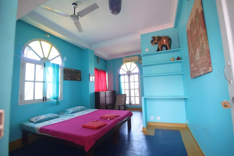 Holi-Wood Guesthouse