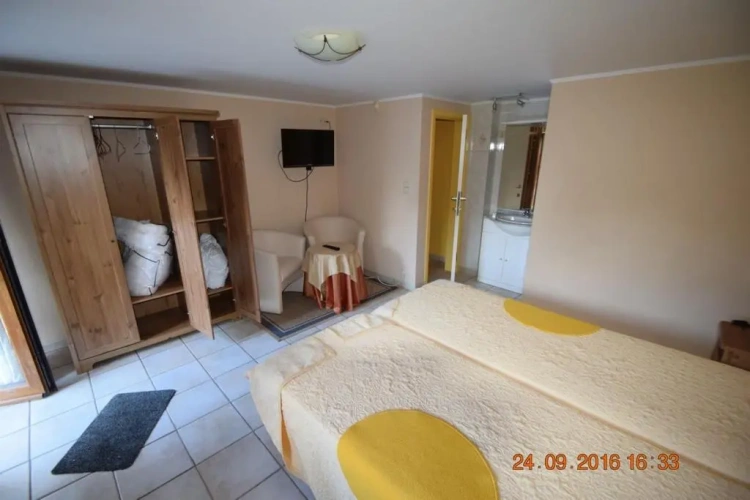 6 Bedrooms Cottage