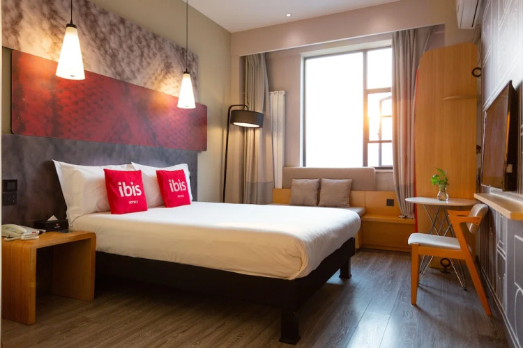 Hotel ibis Luoyang Railway Station