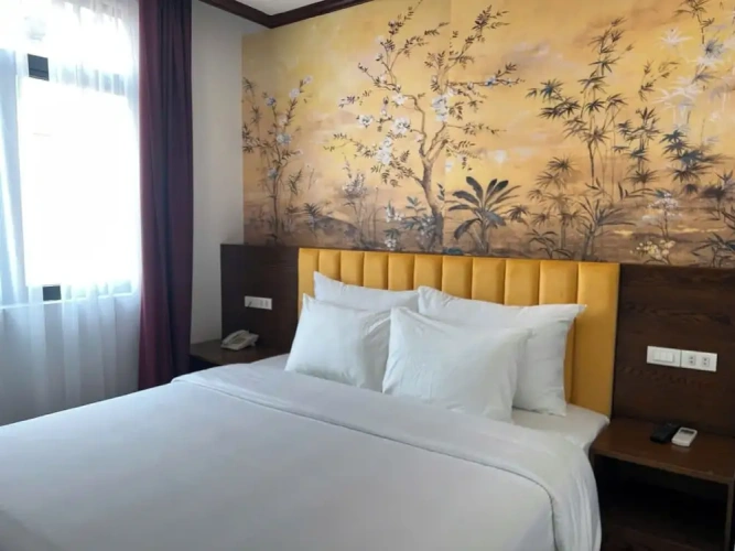Deluxe Double room with city view