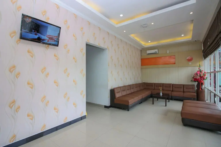 Airy Mapanget AA Maramis Manado
