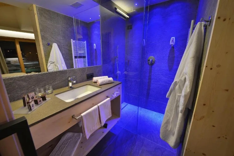 Suite with balcony and with view