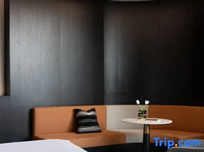 Standard Double room with city view