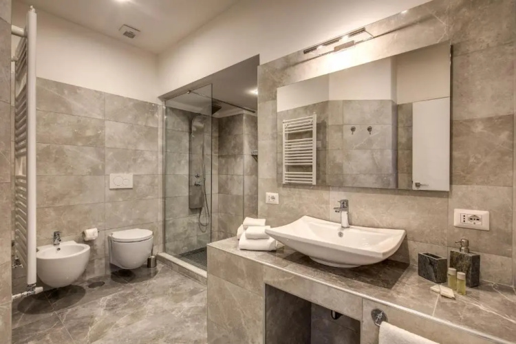 The Spanish steps apartment 67