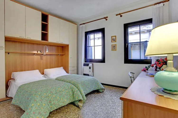 Grimaldi Apartments Zaccaria