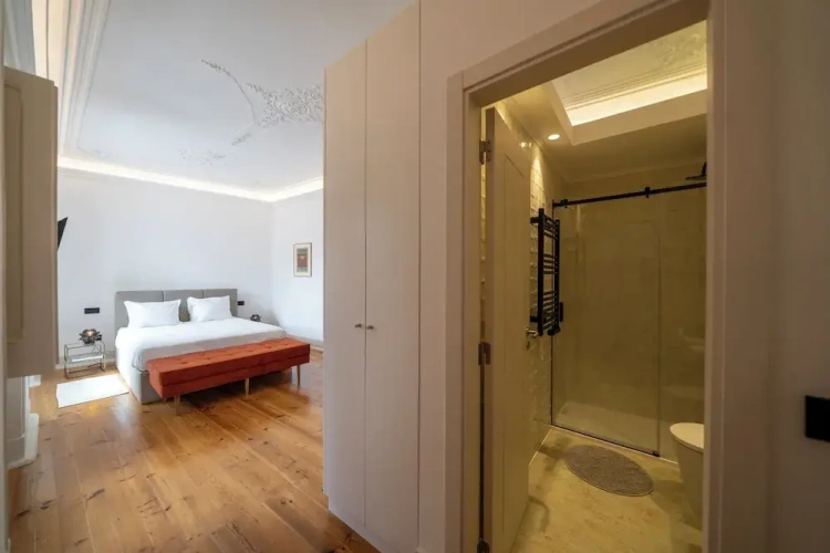 Deluxe Double room with city view