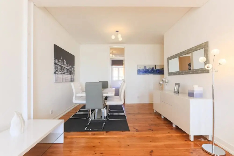 Airy Lapa 2 BR River and Bridge Views AC