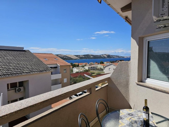 Apartment with balcony