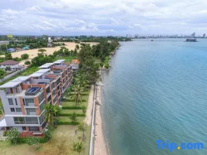 Sandbox Beachfront Villa 1 (3BR-Max14 guests)