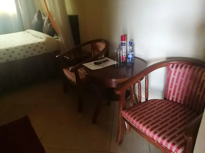 Silvia's  Inn Hotel
