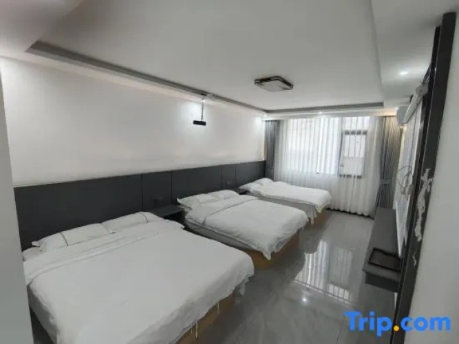 Business Twin Family room