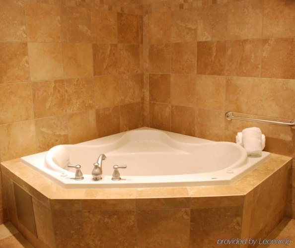 Hampton Inn & Suites by Hilton Lethbridge photo 9