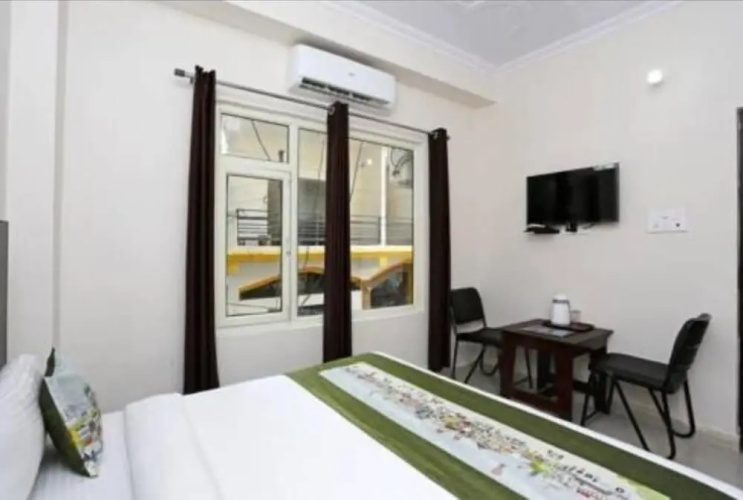 Hotel Ananta Inn