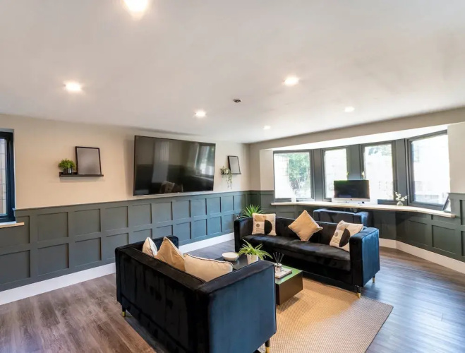 5 Bed Villa-sleeps 10-hot Tub-bar & Pool Table