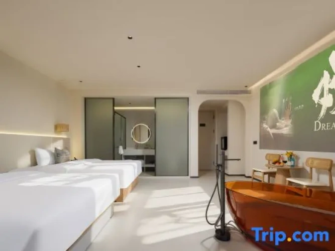 Luxury Twin Family room