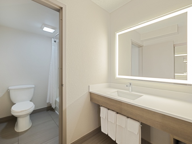 Holiday Inn Express & Suites Ft. Lauderdale-Plantation photo 11