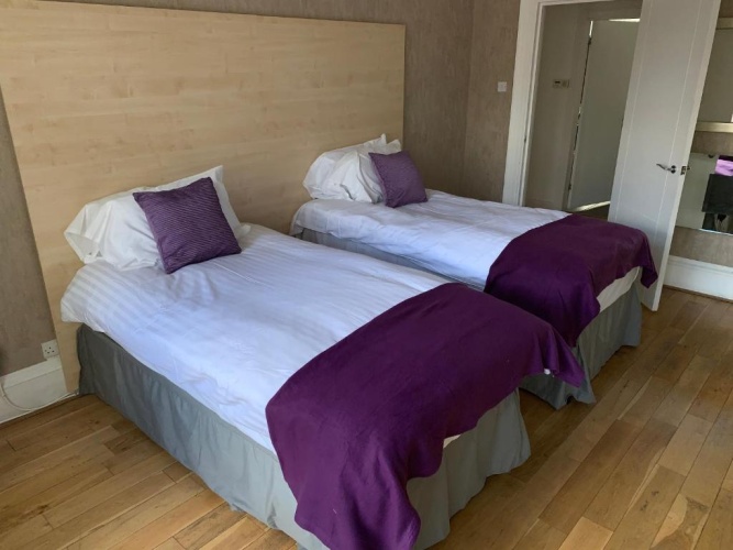 2 Bedrooms Apartment