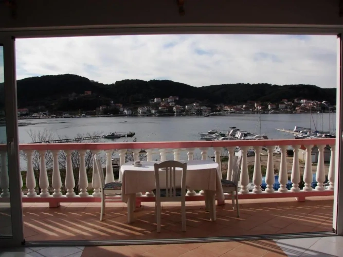 2 Bedrooms Comfort Apartment with sea view