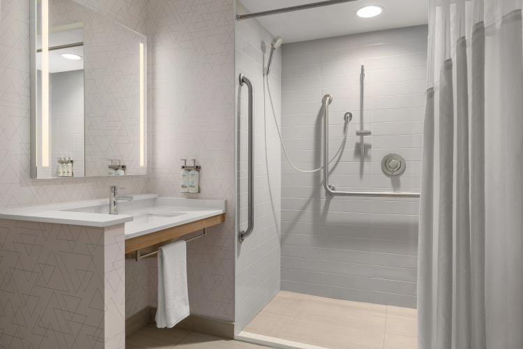 Holiday Inn Express & Suites Vaughan-Southwest photo 10