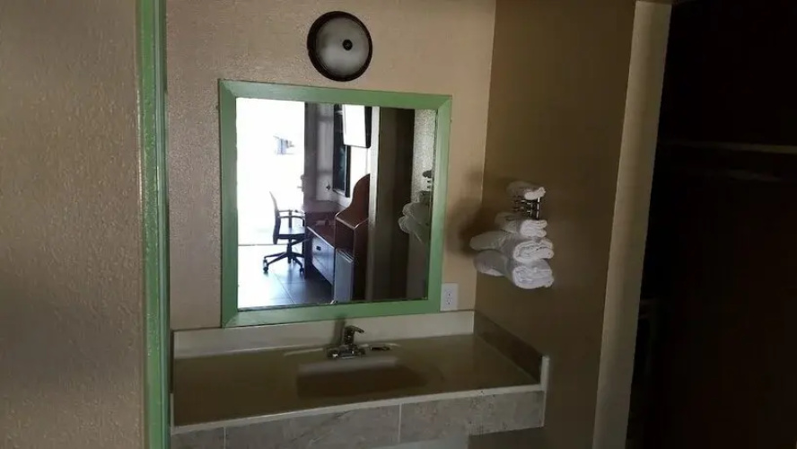 Budget Inn
