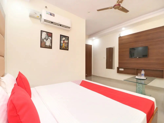 OYO 16462 Hotel Fb
