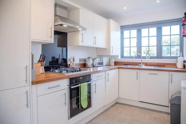 3 Bedrooms Cottage