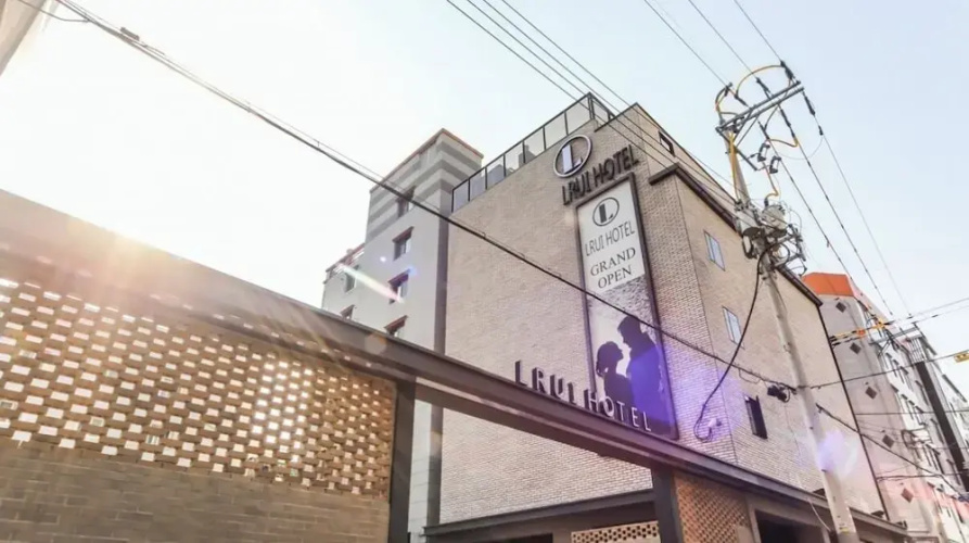 Lrui Motel