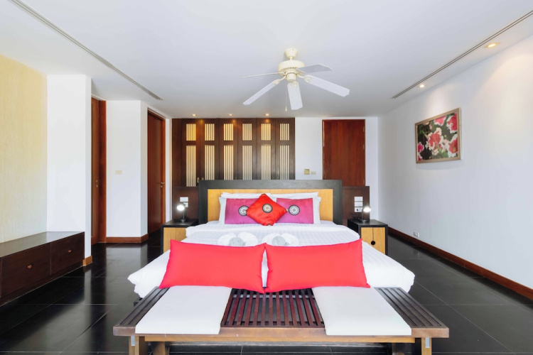 Seaview Own Pool Full-Time Maid V302