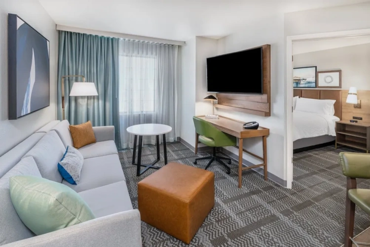 1 Bedroom Suite