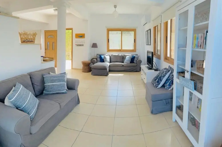 Spacious Luxury Private Sea View Villa
