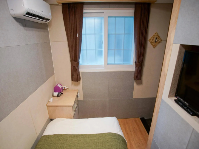 DH Sinchon Guesthouse
