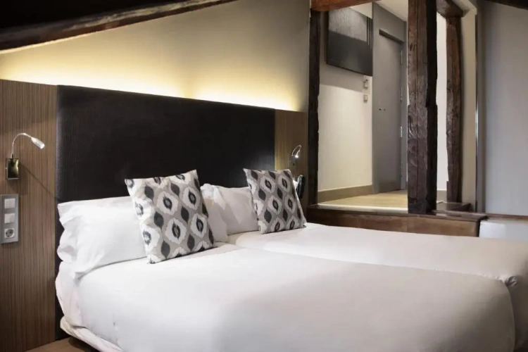 Triple room