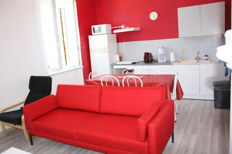 2 Bedrooms Apartment