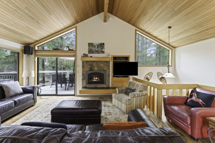 5 Bedrooms Cottage