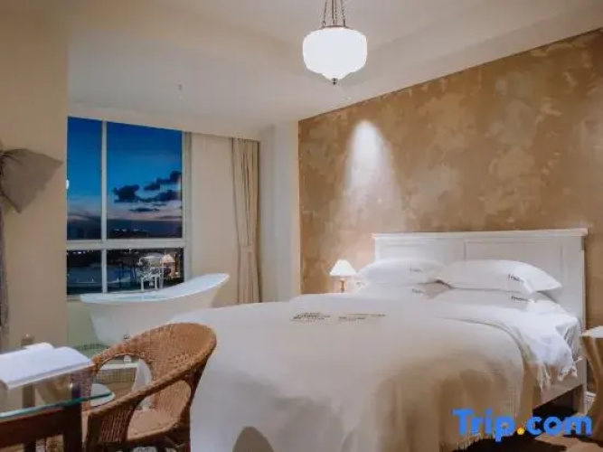 Suolai Shidi High-end Seaview Homestay (Beihai Silver Beach International Sailing Dock)