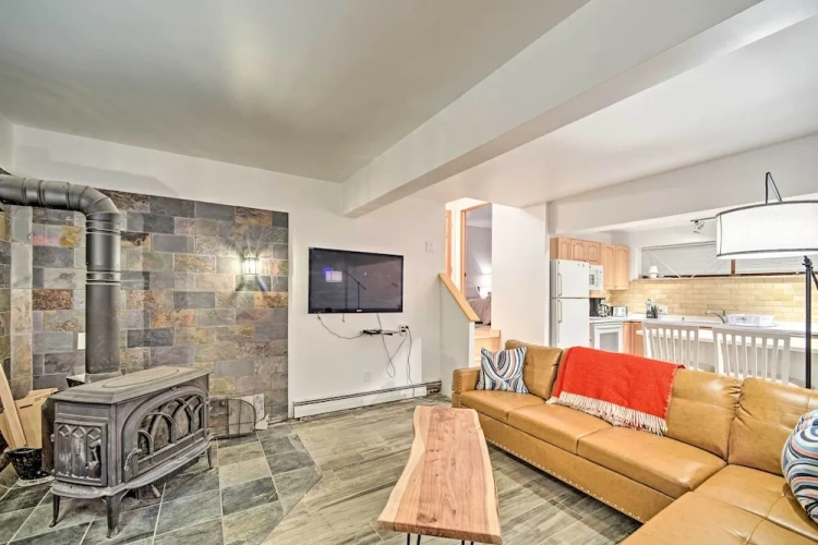 4 Bedrooms Cottage