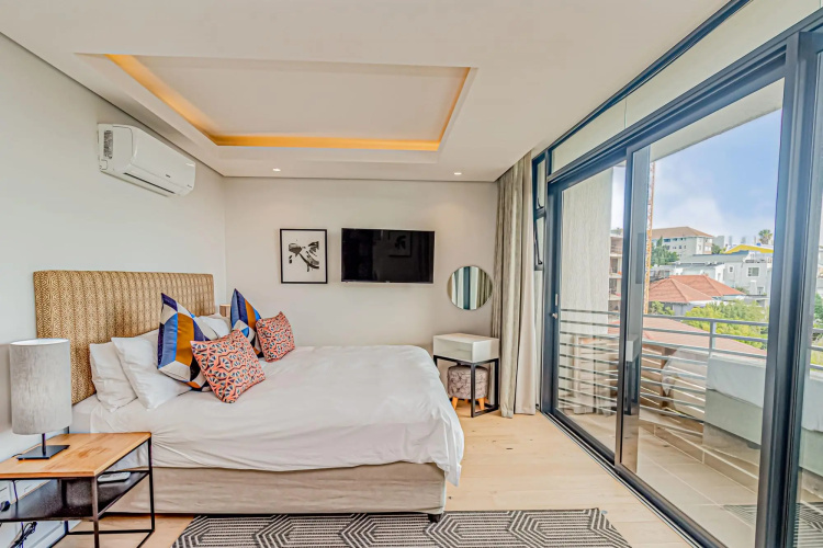 Modern Apartment w Rooftop Deck Scholtz Penthouse