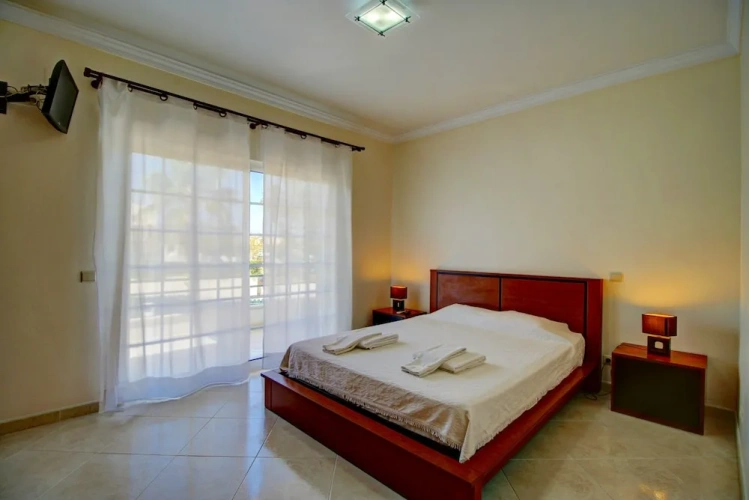 3 Bedrooms Villa