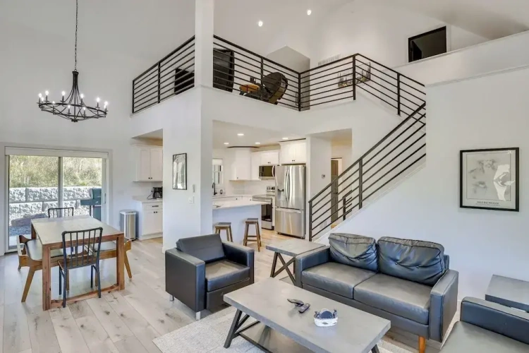 4 Bedrooms Cottage