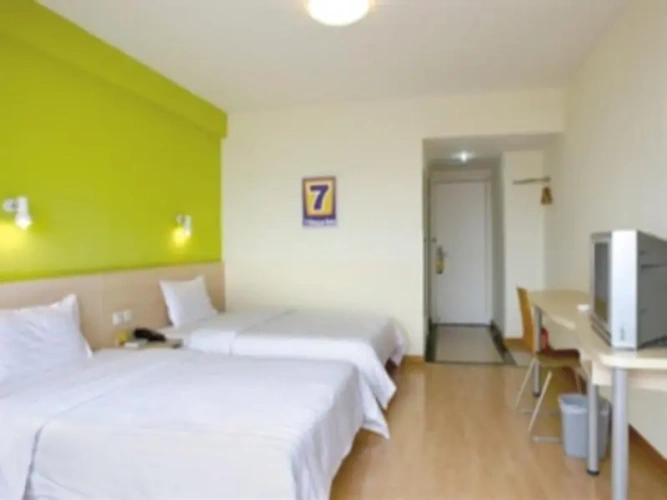Standard Twin room with city view