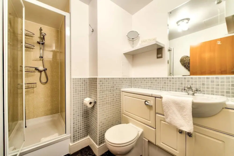 Modern 3 Bed/2bath City Centre Apartment