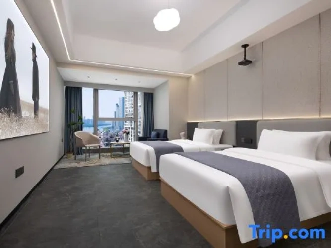 Standard Twin room with river view
