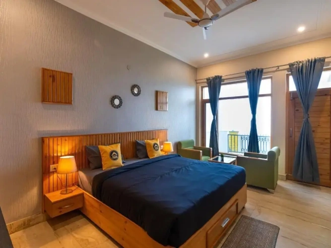 Superior Double room with balcony and with mountain view