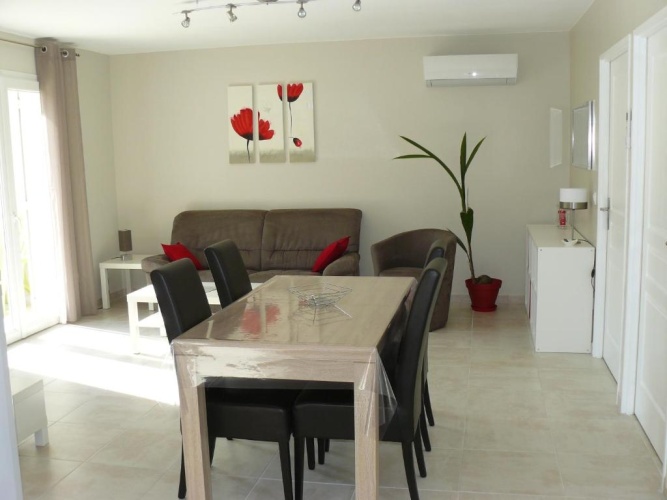 2 Bedrooms Cottage