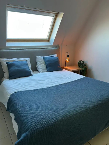 Huswell - Spacious 3-bedroom Duplex Apartment