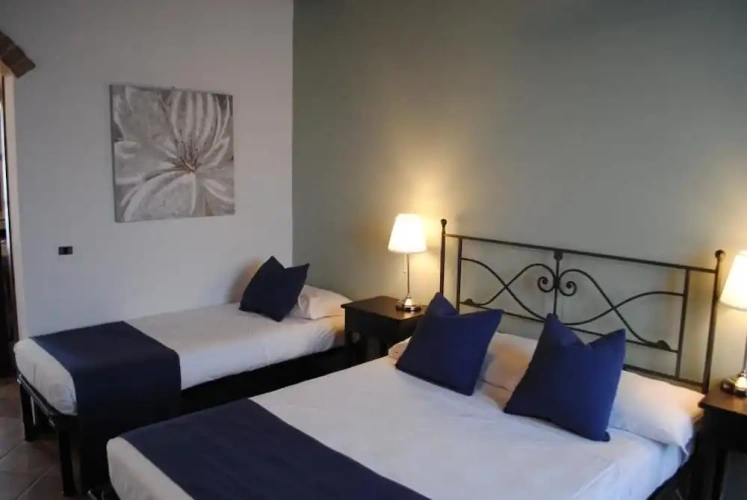 Standard Triple room