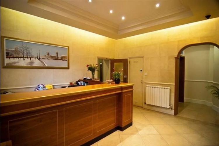 Orchard Hotel